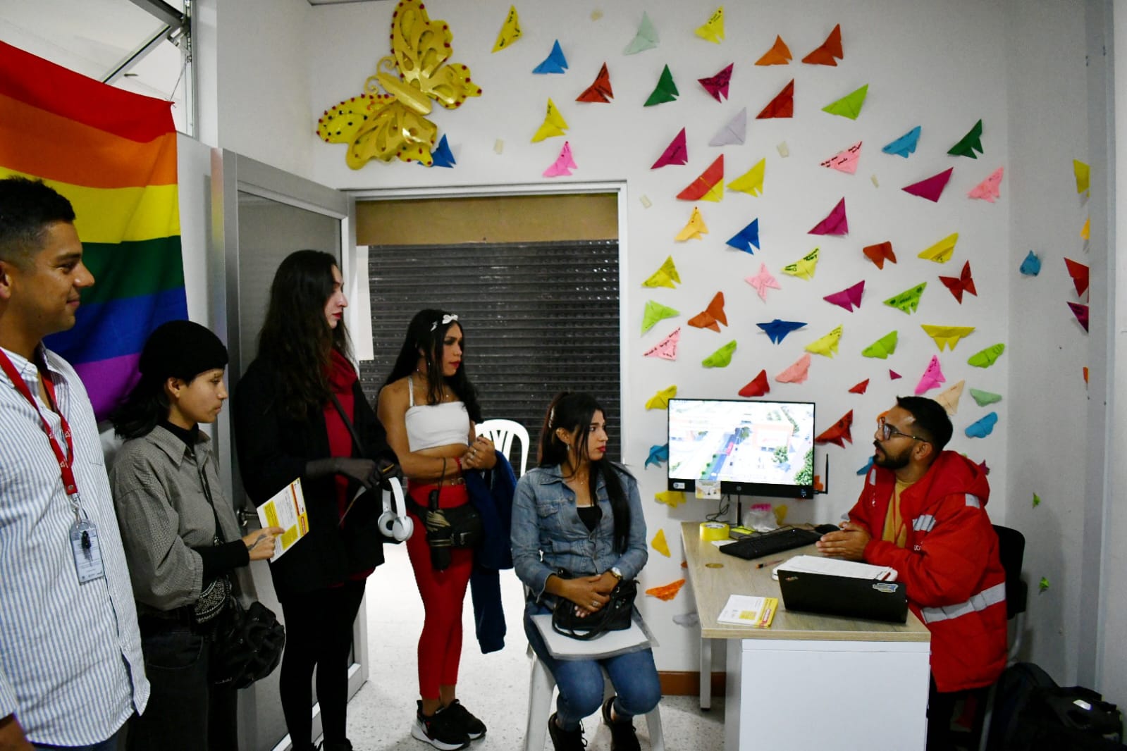 Personas de la comunidad LGBTIQ+ hacen parte de los procesos de contratación de la L1MB