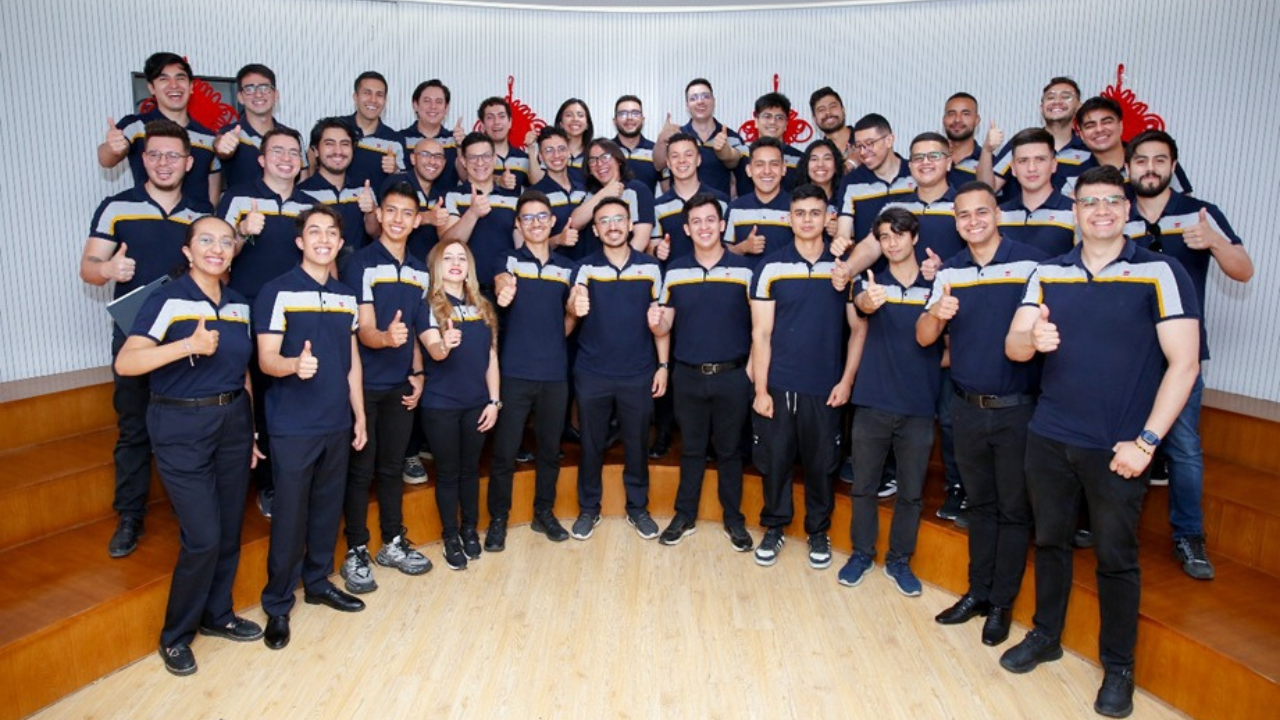 Jóvenes de la promoción colombiana que viajó a China