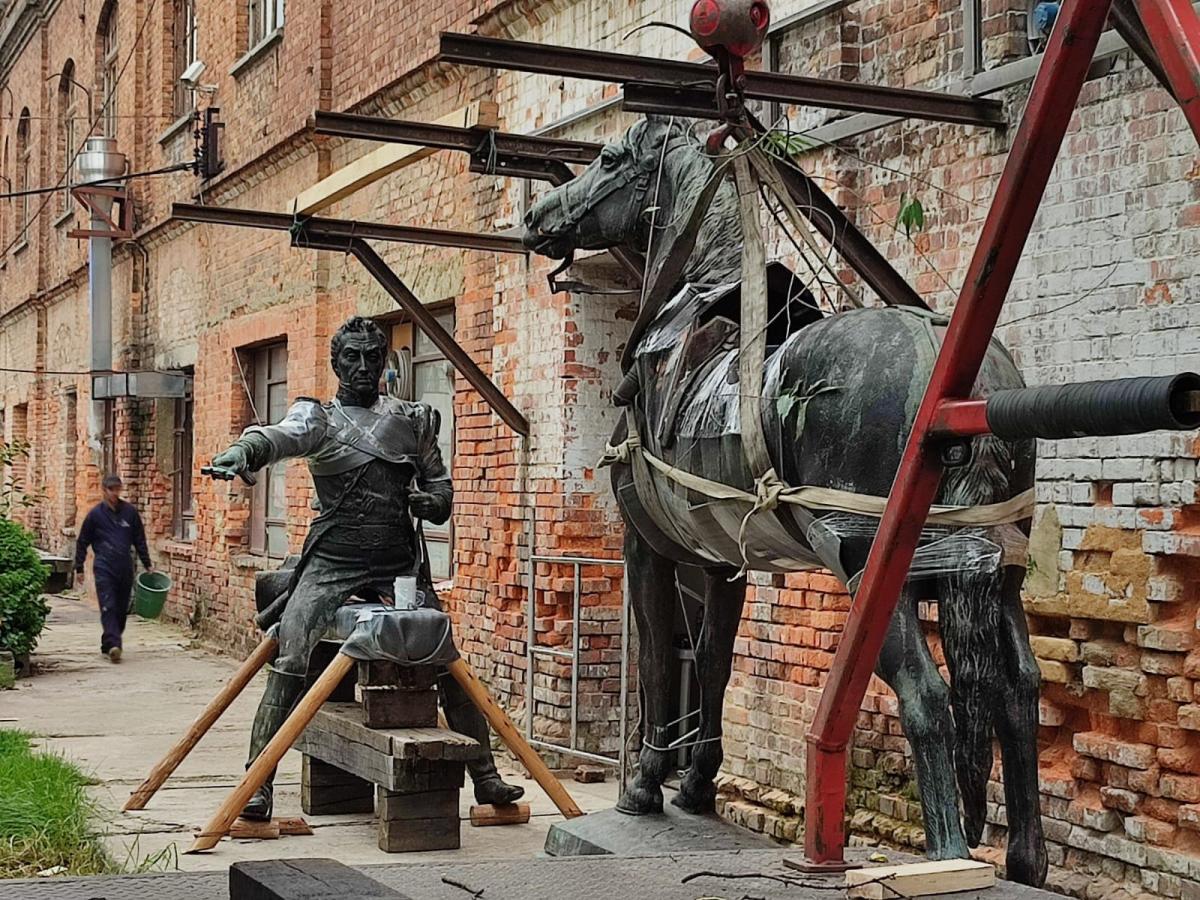 Escultura del Bolívar Ecuestre