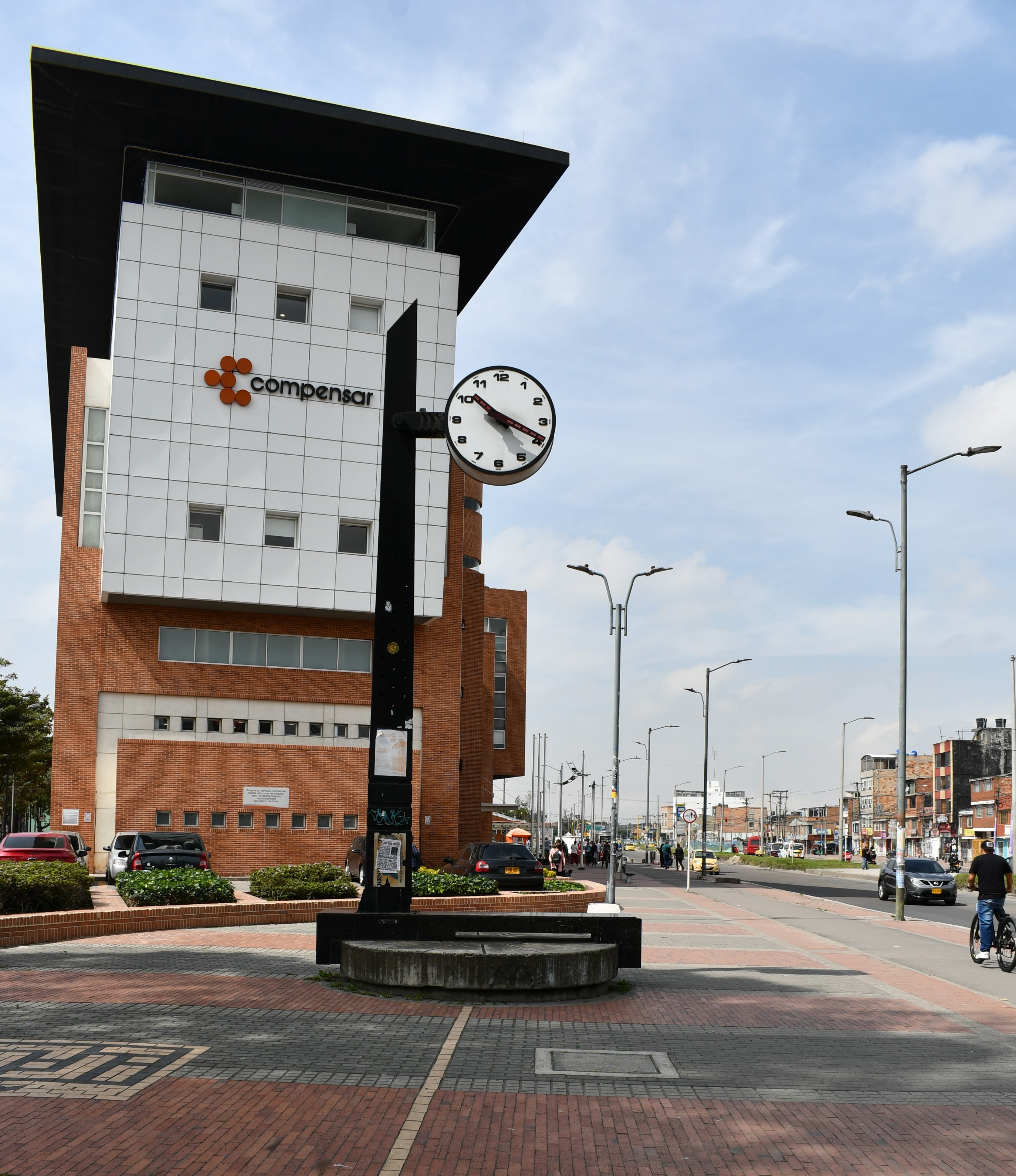 Reloj del Edificio Compensar