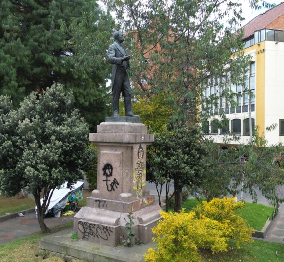 Escultura de Pedro Nel Ospina