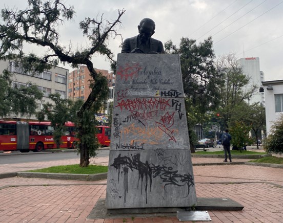 Busto de Luis Eduardo Nieto Caballero
