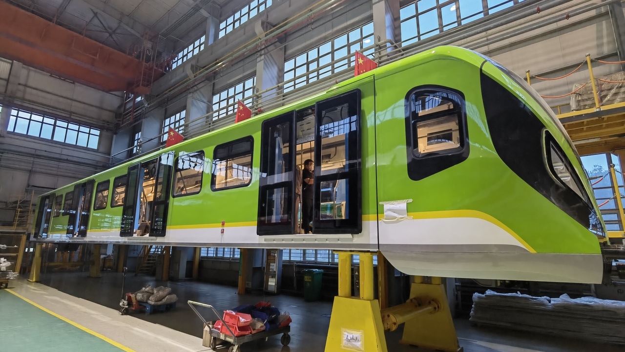 Vagón verde de la Primera Línea del Metro de Bogotá