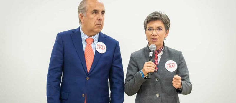 Ministro de transporte, Guillermo Reyes, junto a la alcaldesa mayor de Bogotá, Claudia López. Foto: Alcaldía Mayor de Bogotá