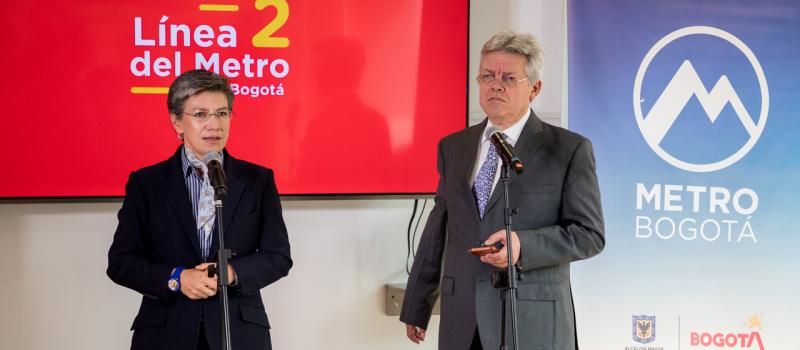 Alcaldesa Claudia López junto al gerente general del Metro de Bogotá en el anuncio del cierre de precalificación de la Línea 2